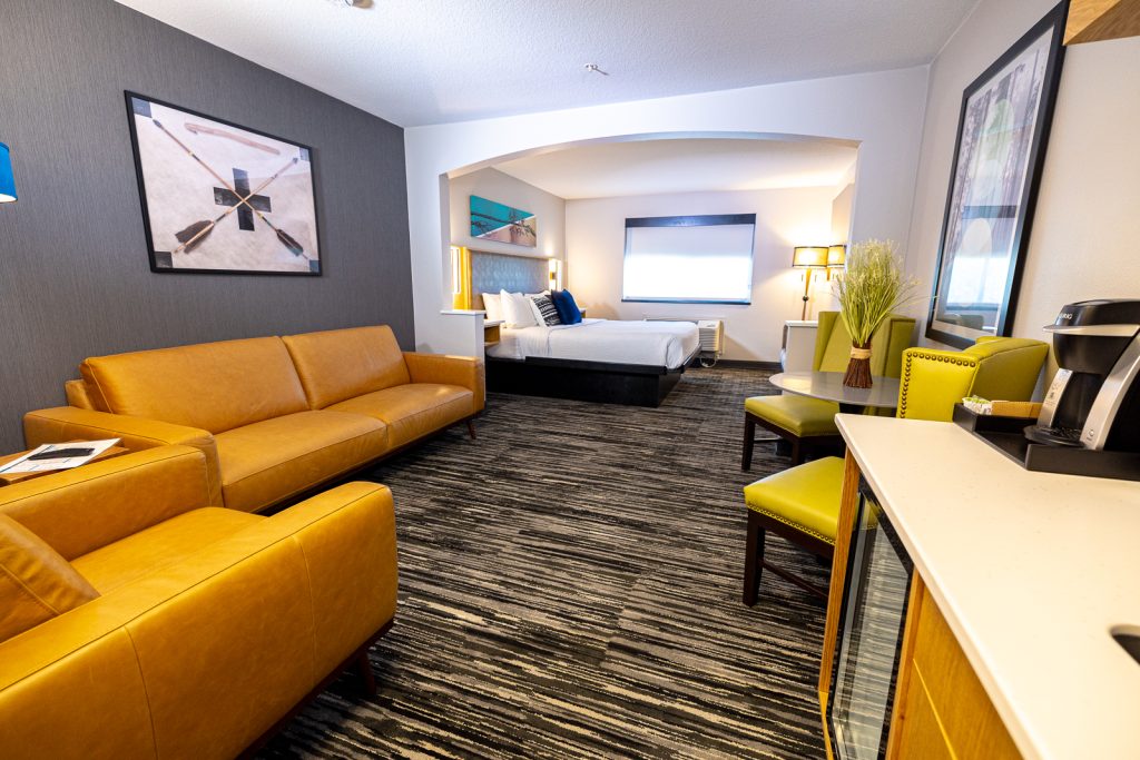 Creekside Hotel Is The Best Roadside Motel and is Located Just Off Exit 99 In Canyonville Across The Street From Seven Feathers Casino Resort